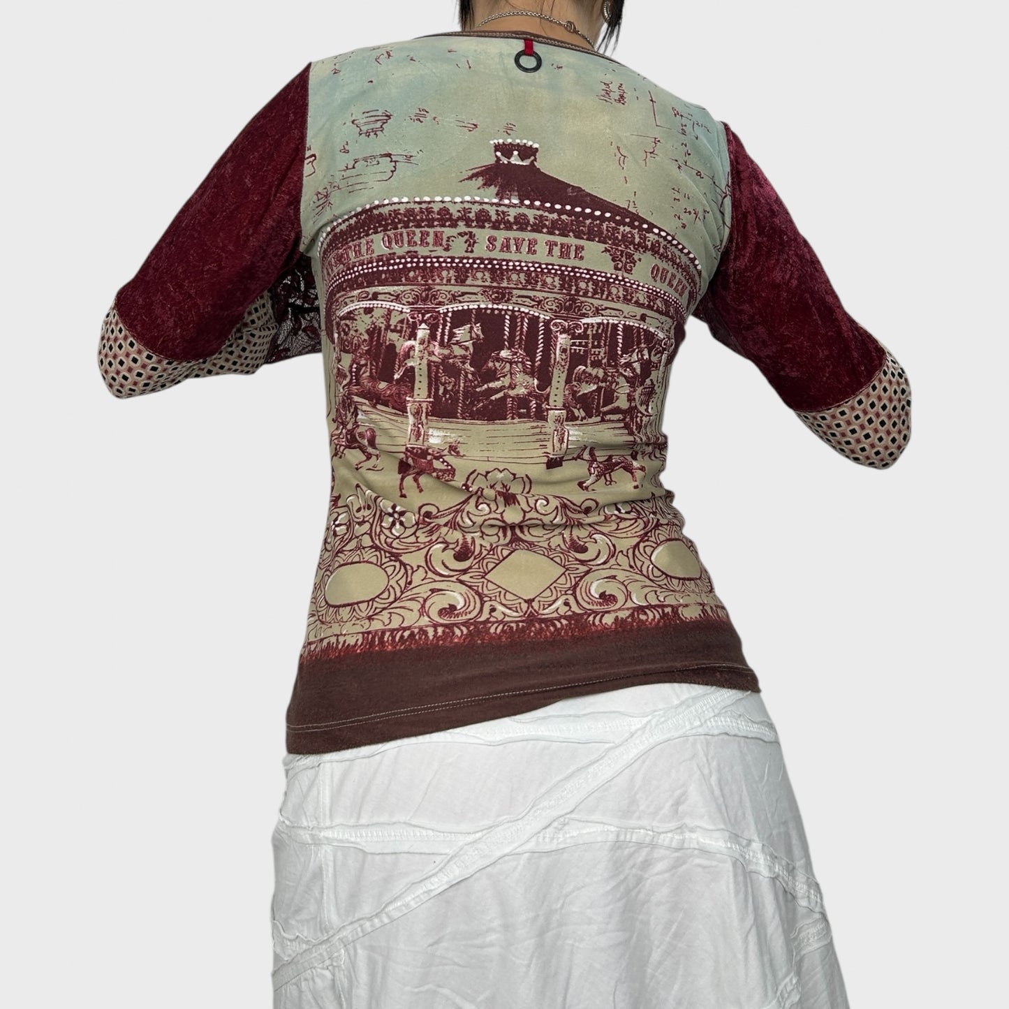 Save The Queen Graphic Long Sleeve Top – S/M