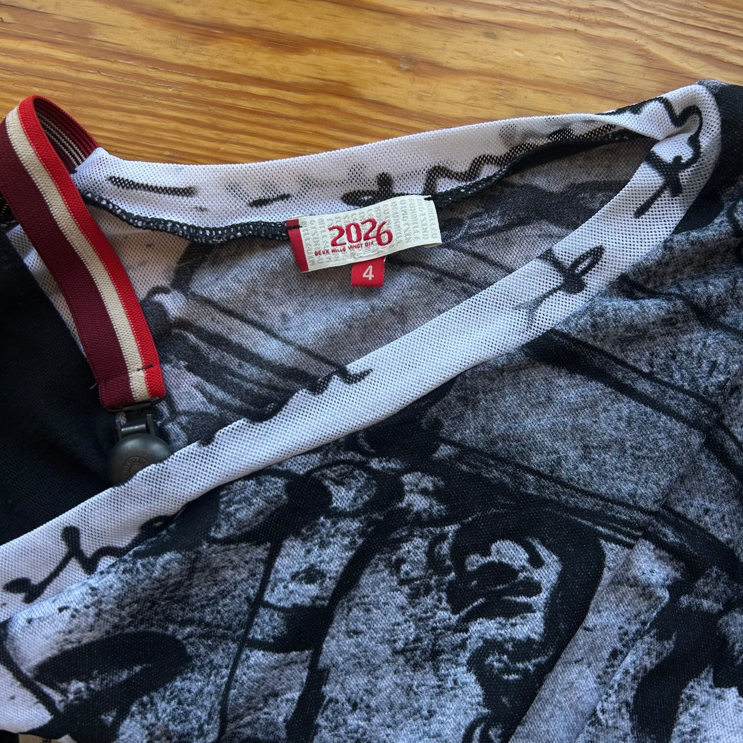 Vintage Graphic Print Long Sleeve Mesh Top - L/XL