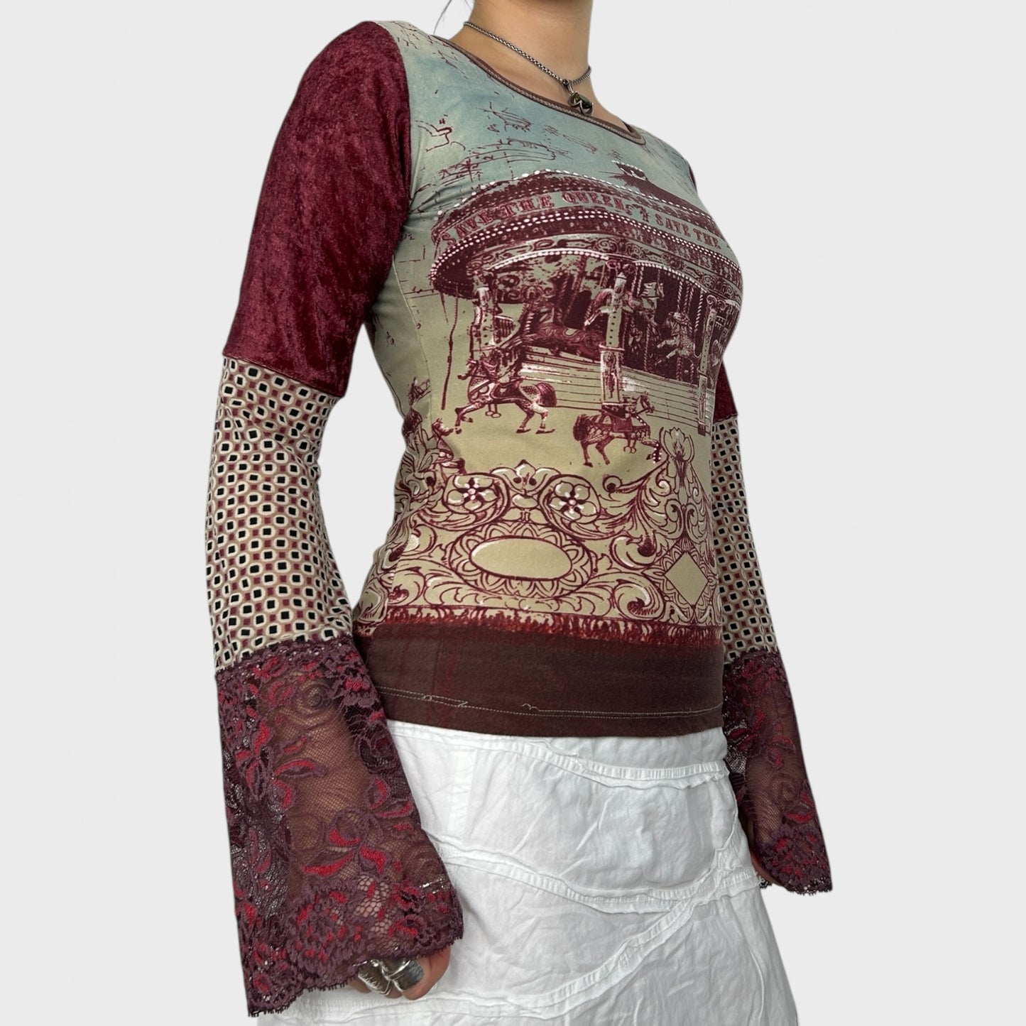 Save The Queen Graphic Long Sleeve Top – S/M