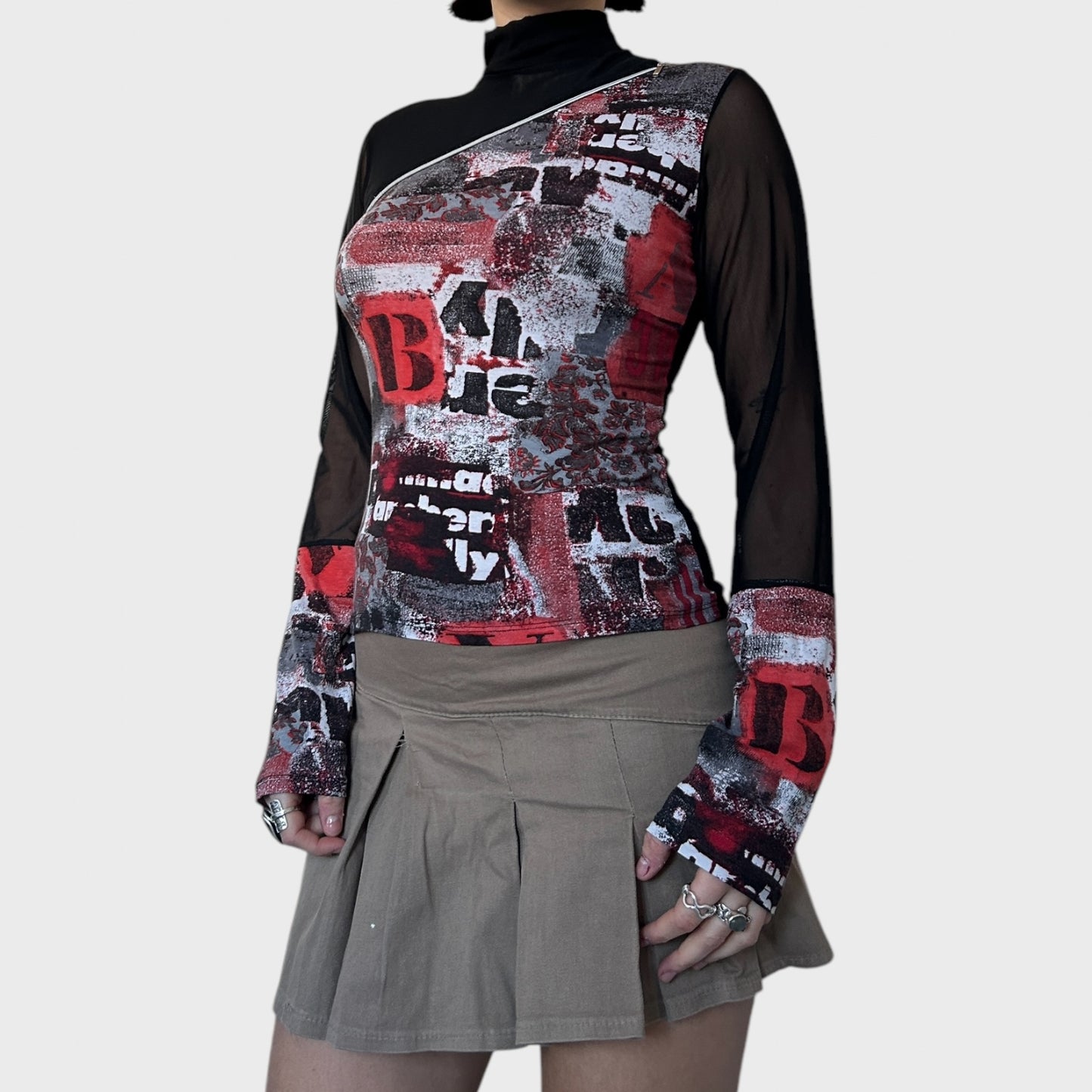 Graphic bi-material mesh top