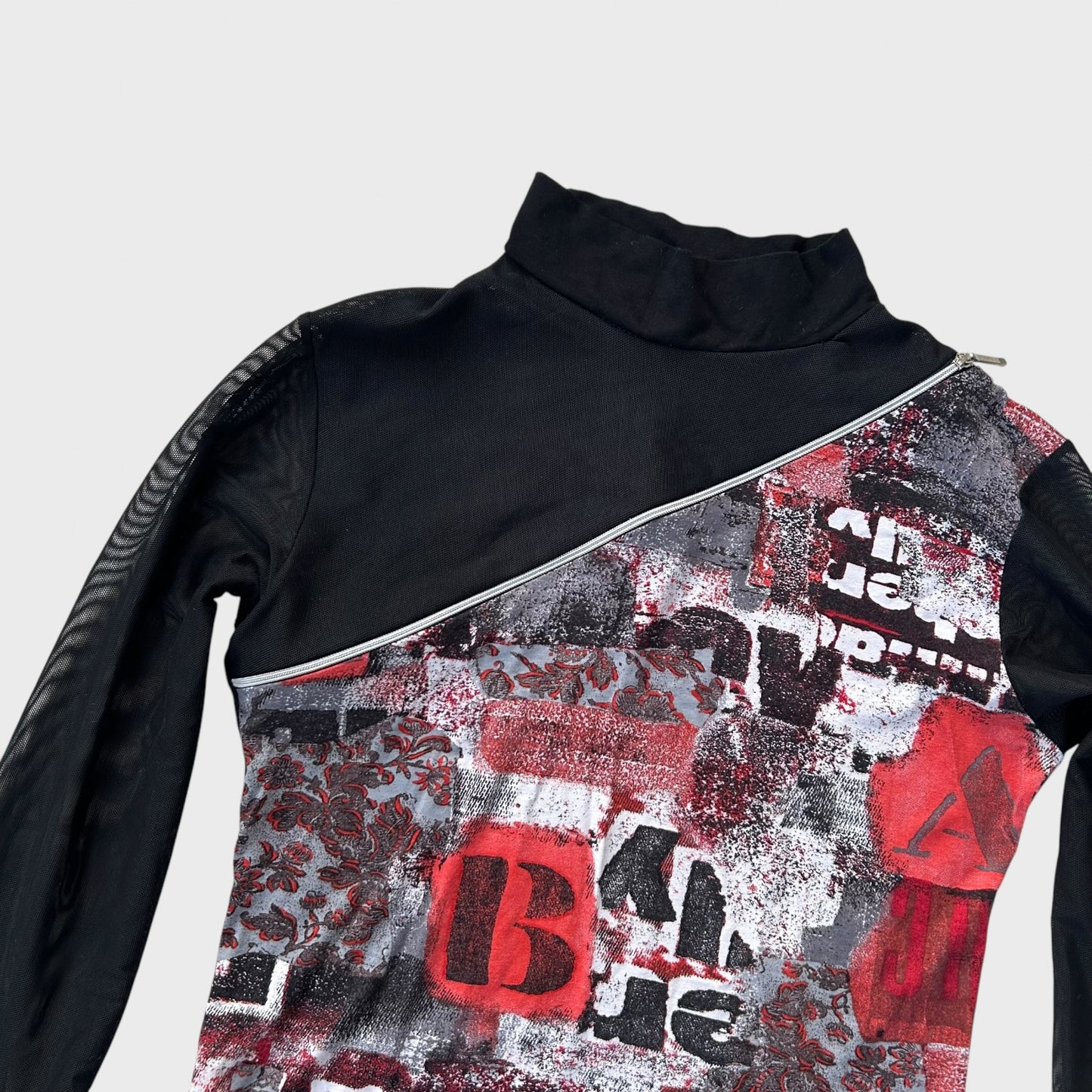 Graphic bi-material mesh top
