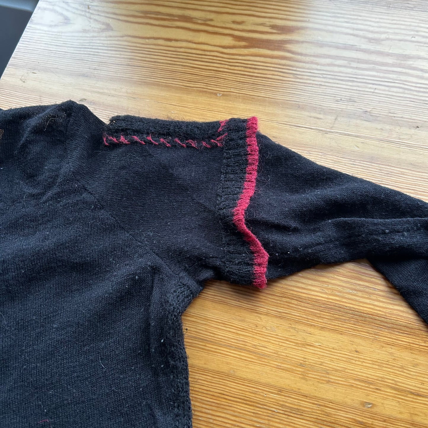 Save The Queen Graphic Jumper - M