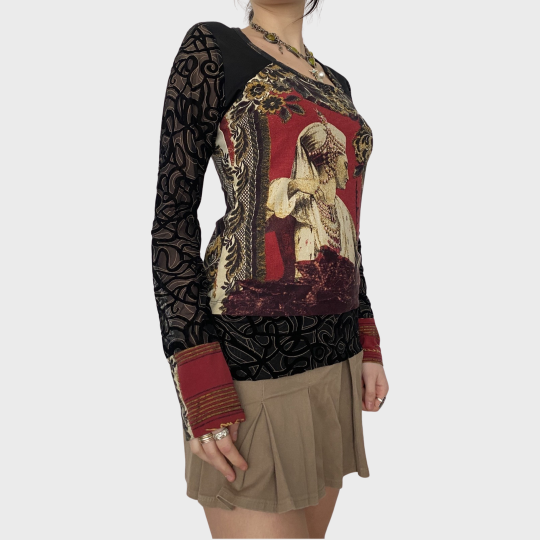 Save the Queen 90s long sleeve top