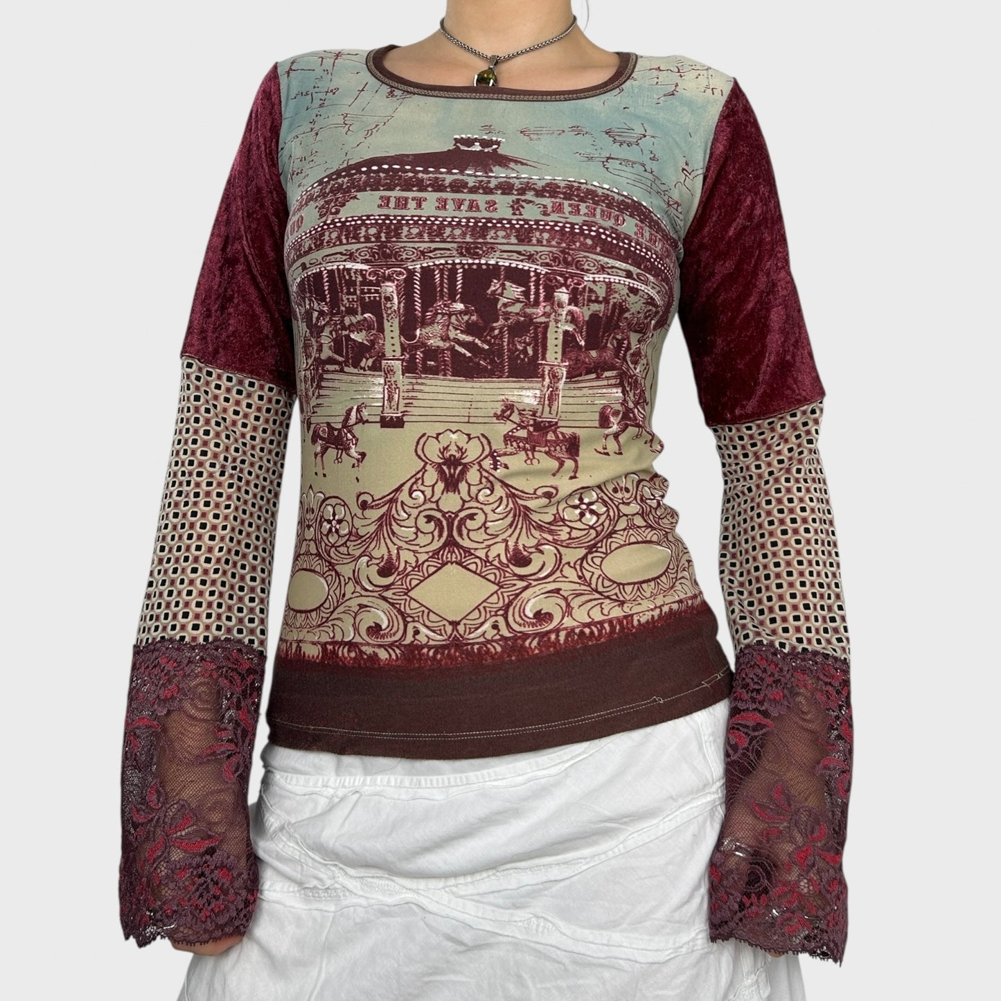 Save The Queen Graphic Long Sleeve Top – S/M