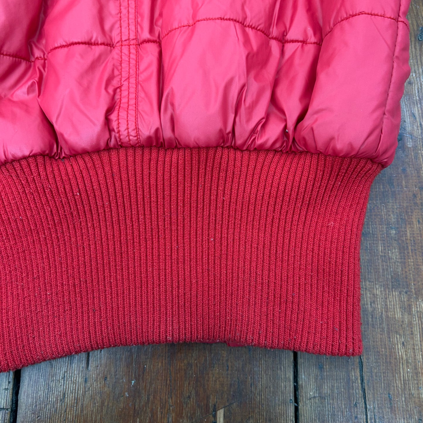 Vintage Red Cropped Bomber Jacket – XS