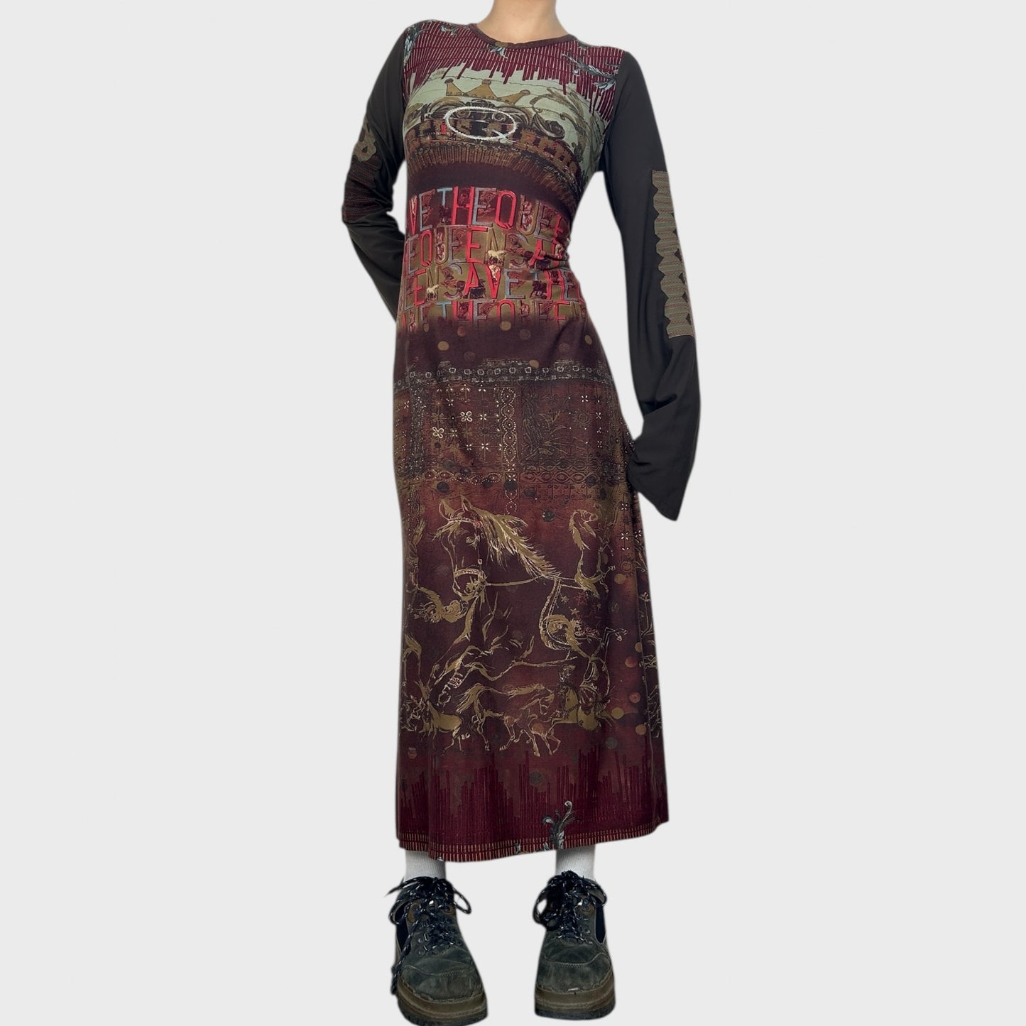 Save the Queen Graphic Maxi Dress - M/L