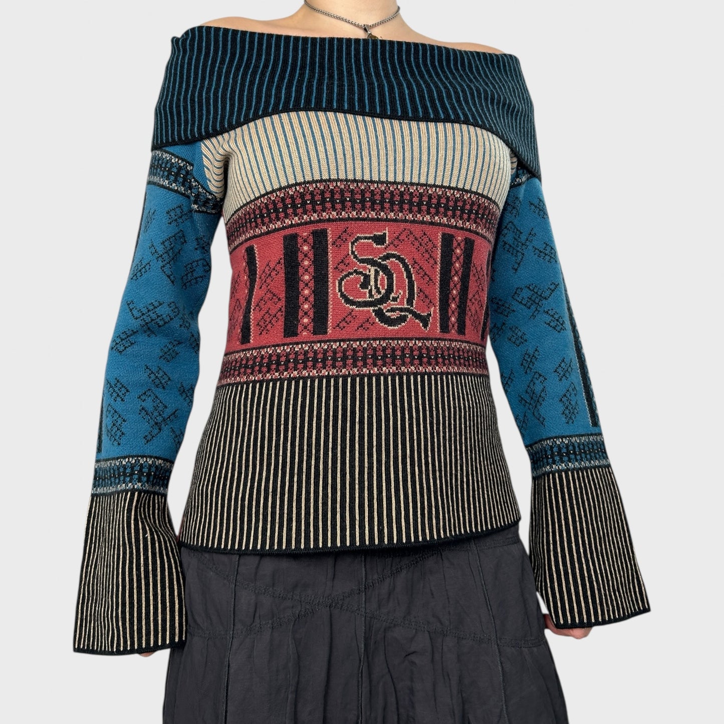 Save The Queen Wide Neck Graphic Jumper - M