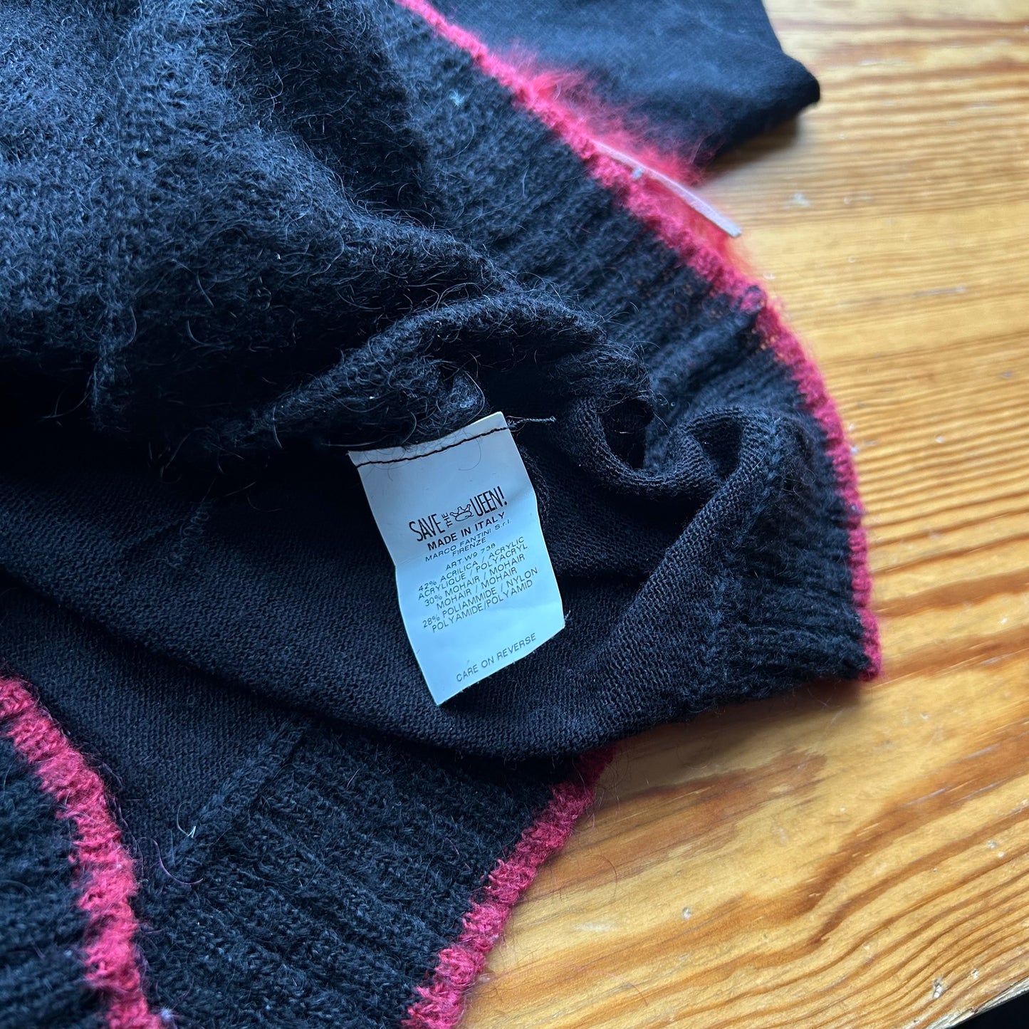 Save The Queen Graphic Jumper - M