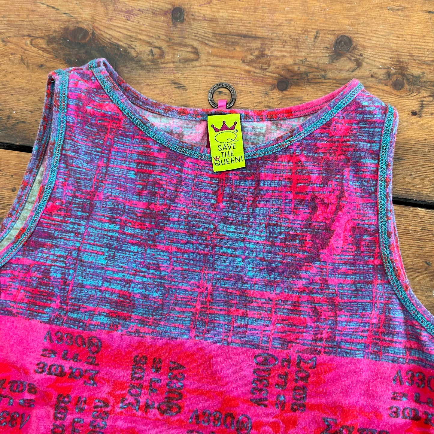 Save The Queen Graphic Stretch Tank Top - XS
