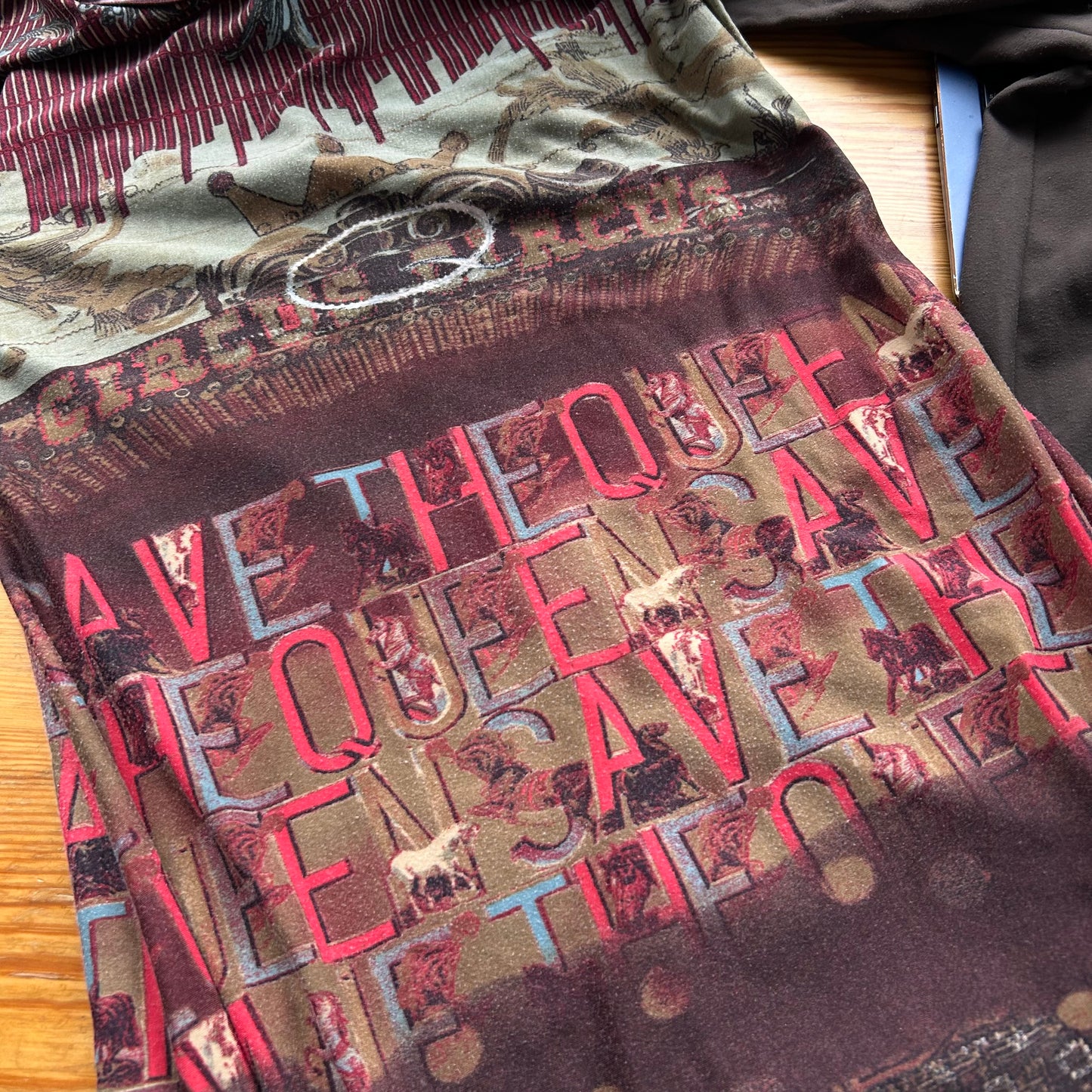 Save The Queen Graphic Print Maxi Dress - L