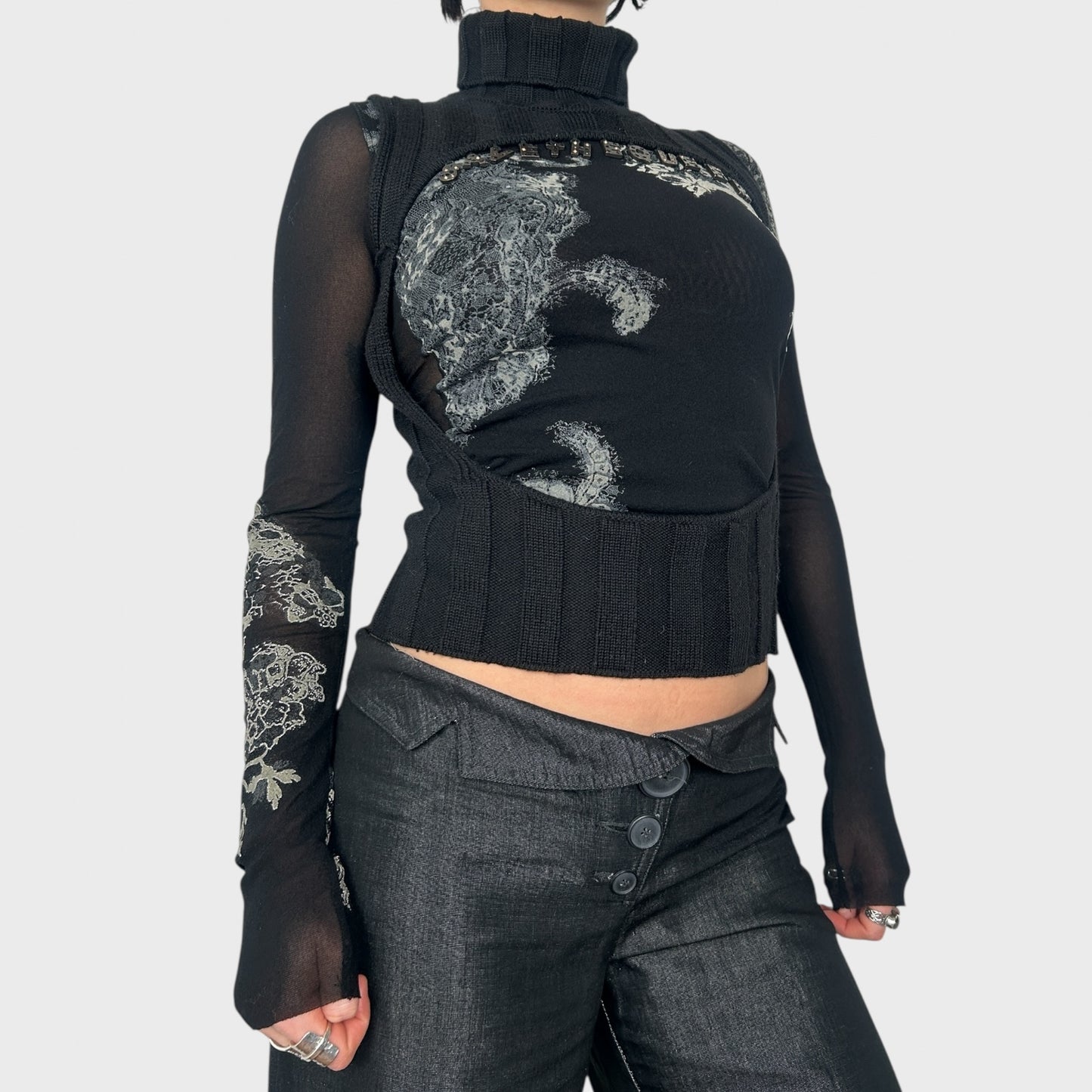 Save The Queen Cut-Out Knit Jumper – S