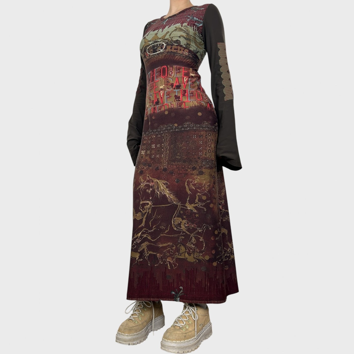 Save The Queen Graphic Print Maxi Dress - L