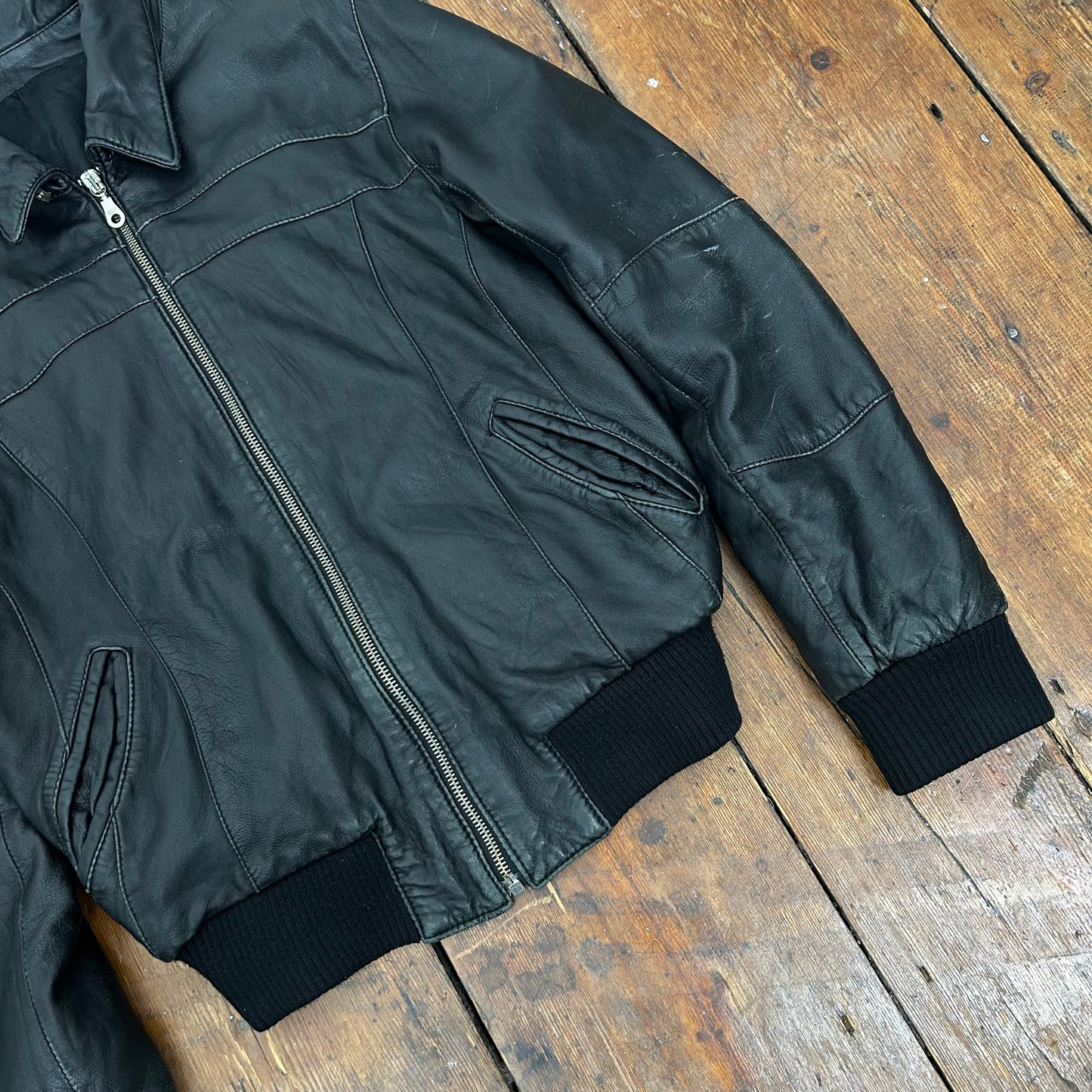 Vintage Black Leather Bomber Jacket - M
