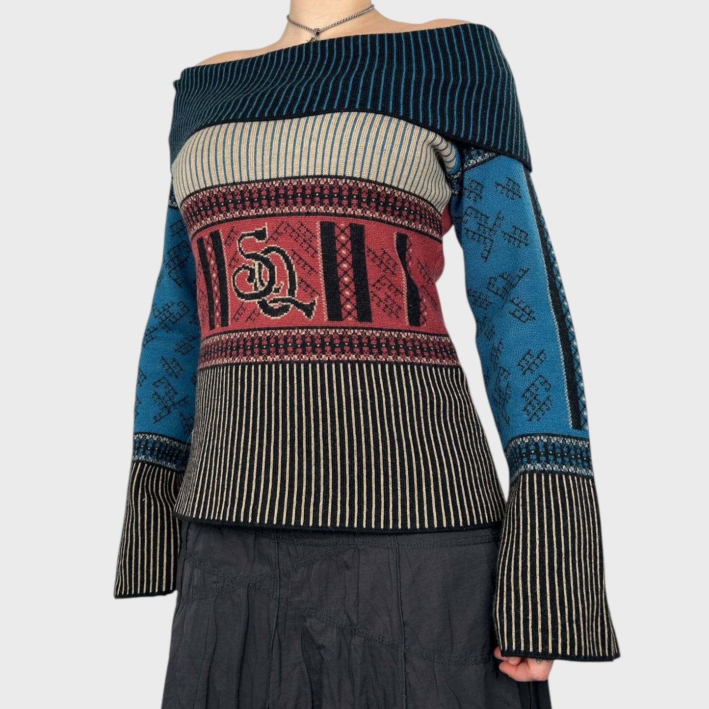 Save The Queen Wide Neck Graphic Jumper - M