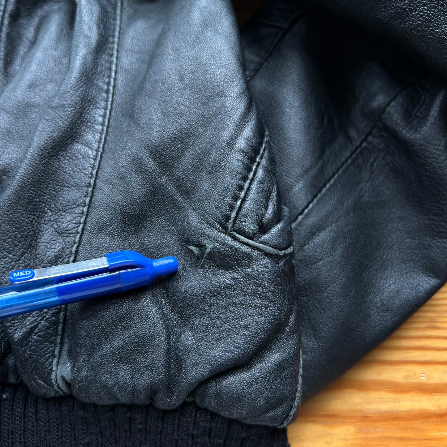 Vintage Black Leather Bomber Jacket - M