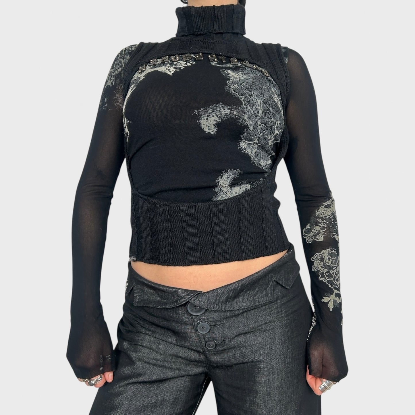 Save The Queen Cut-Out Knit Jumper – S